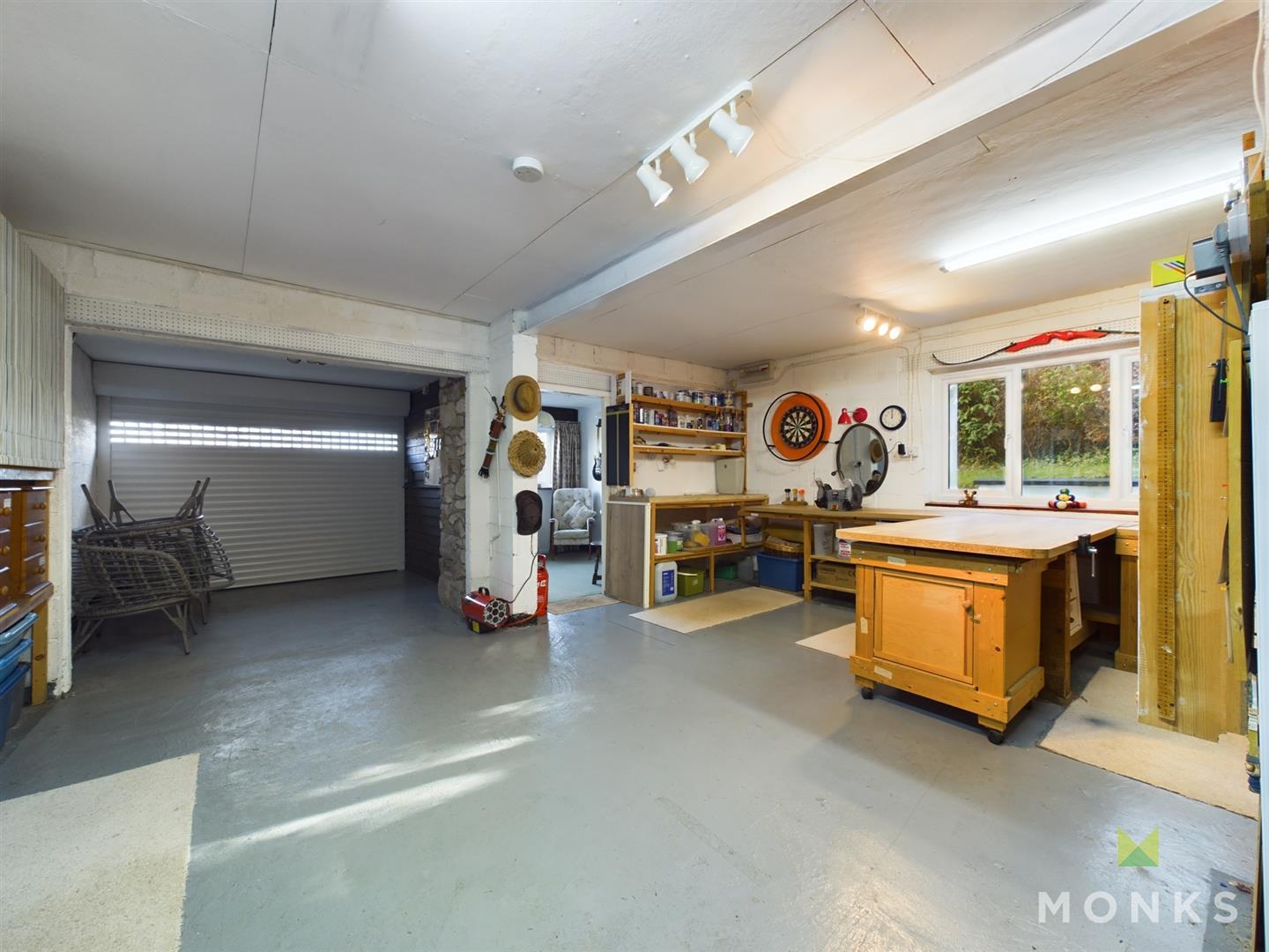 Stoneleigh 5 Llwyn Y Garth, Llanfyllin, SY22 5JZ SSTC